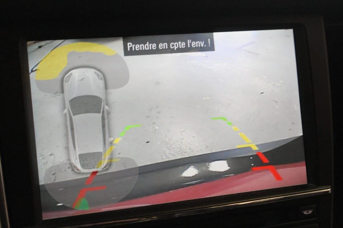Porsche Panamera S Hybrid : caméra de recul avec codage