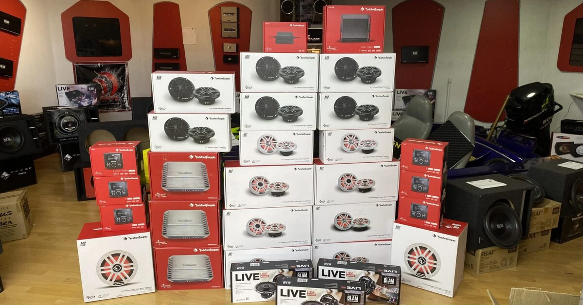 Catamaran 67 pieds : sono Rockford Fosgate Marine et BLAM