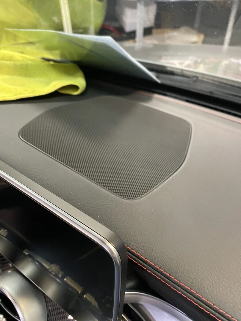 Mercedes SLK 2017 : système hi-fi BLAM complet avec voie centrale