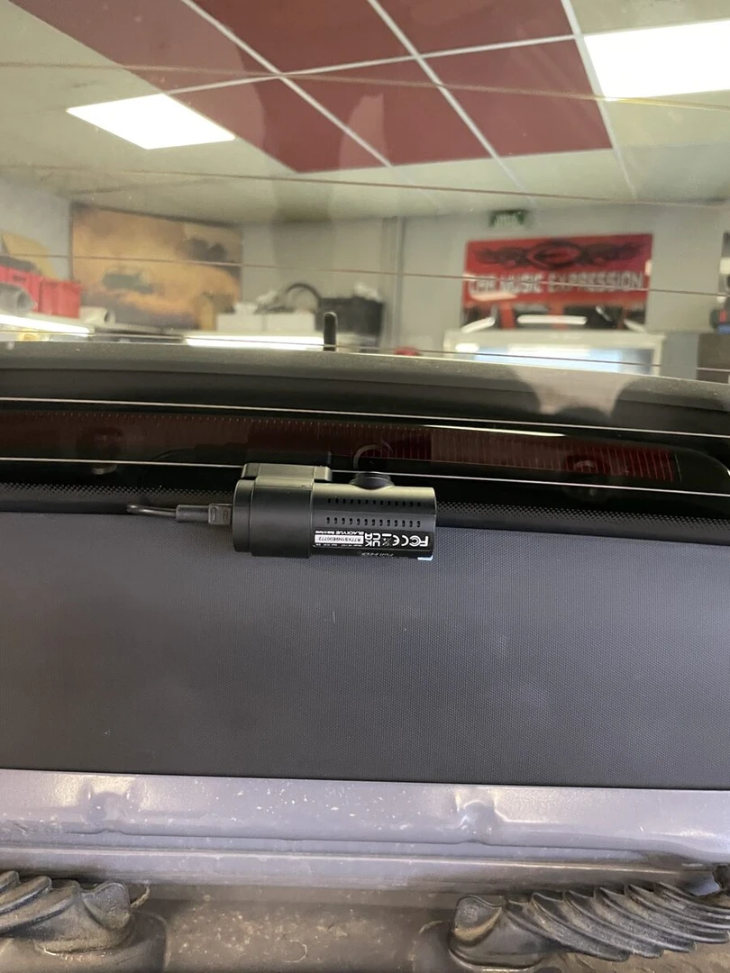 Fiat Tipo 2023 : dashcam BlackVue avant et arrière