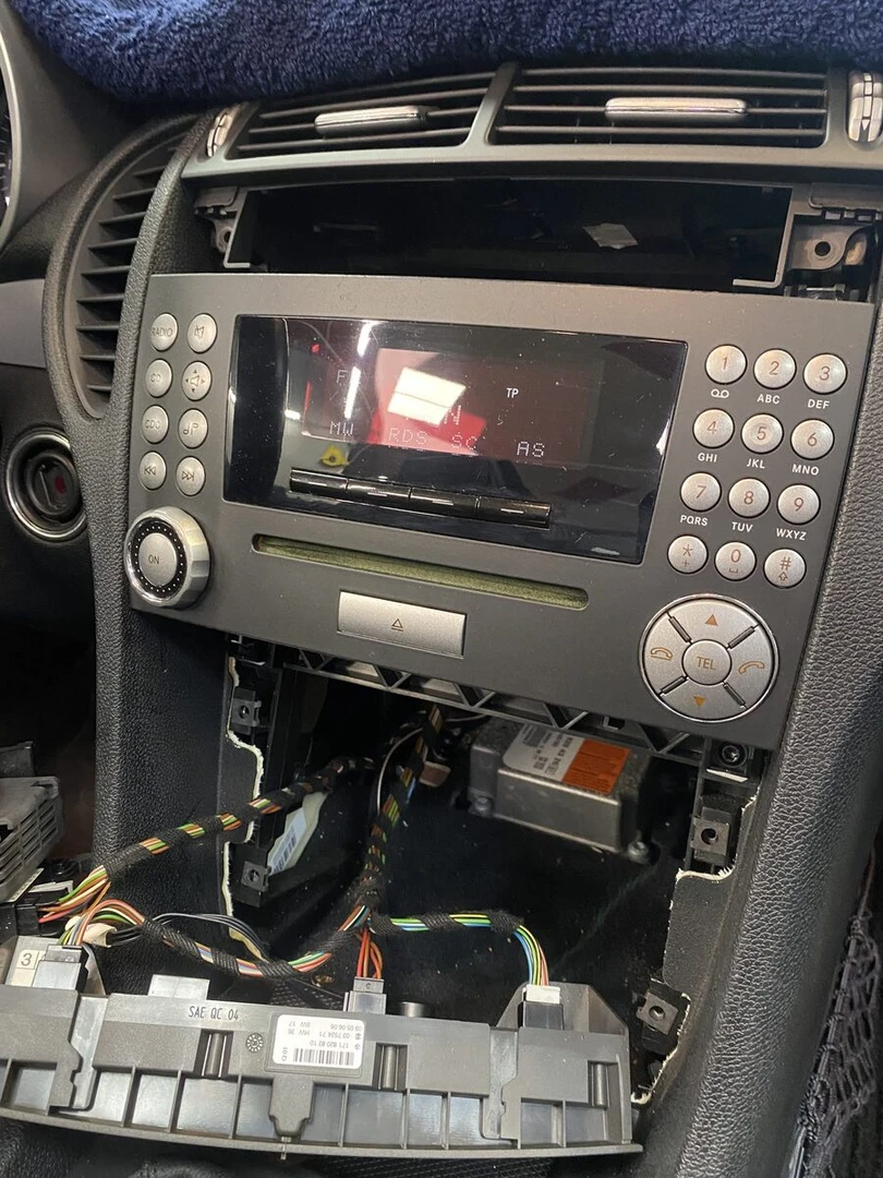 Mercedes SLK 2006 : autoradio GPS Kenwood Garmin avec CarPlay et Android Auto