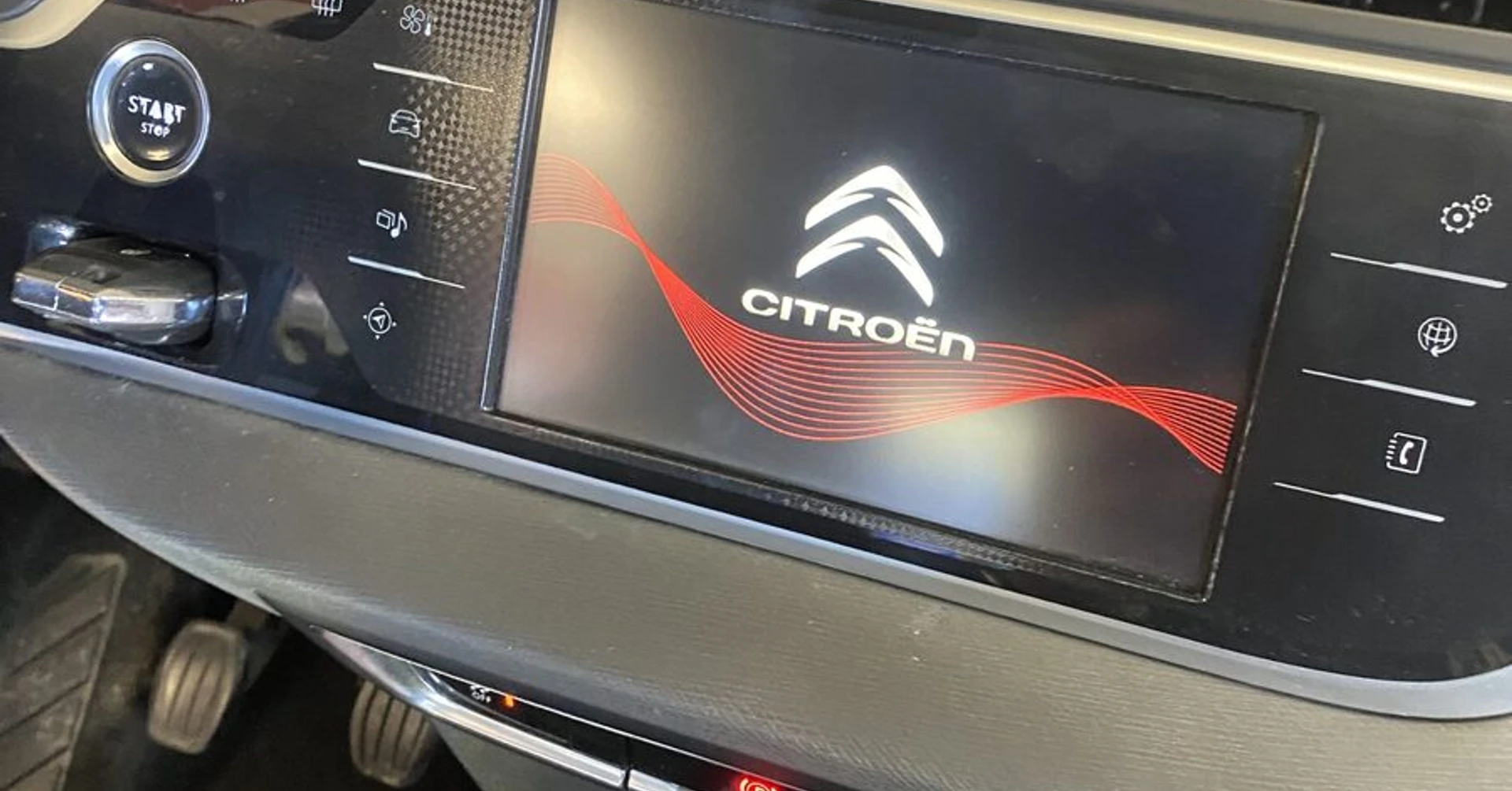 Citroën C4 Picasso 2 : réparation de l'autoradio