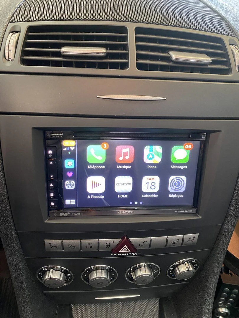 Mercedes SLK 2006 : autoradio GPS Kenwood Garmin avec CarPlay et Android Auto