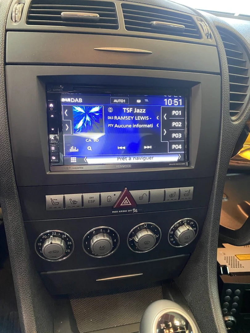 Mercedes SLK 2006 : autoradio GPS Kenwood Garmin avec CarPlay et Android Auto