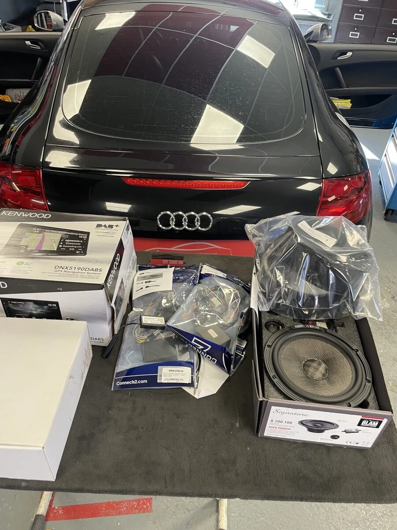 Audi TT : haut-parleurs BLAM Signature et Kenwood DNX CarPlay