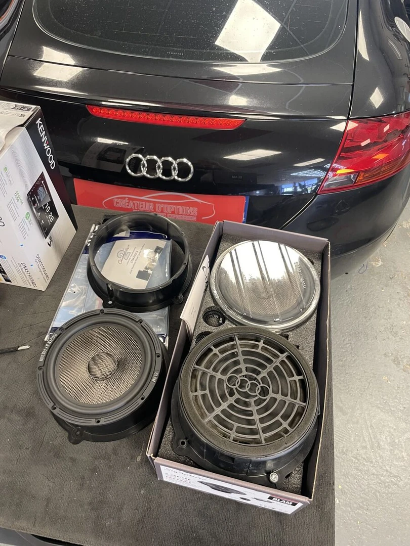 Audi TT : haut-parleurs BLAM Signature et Kenwood DNX CarPlay
