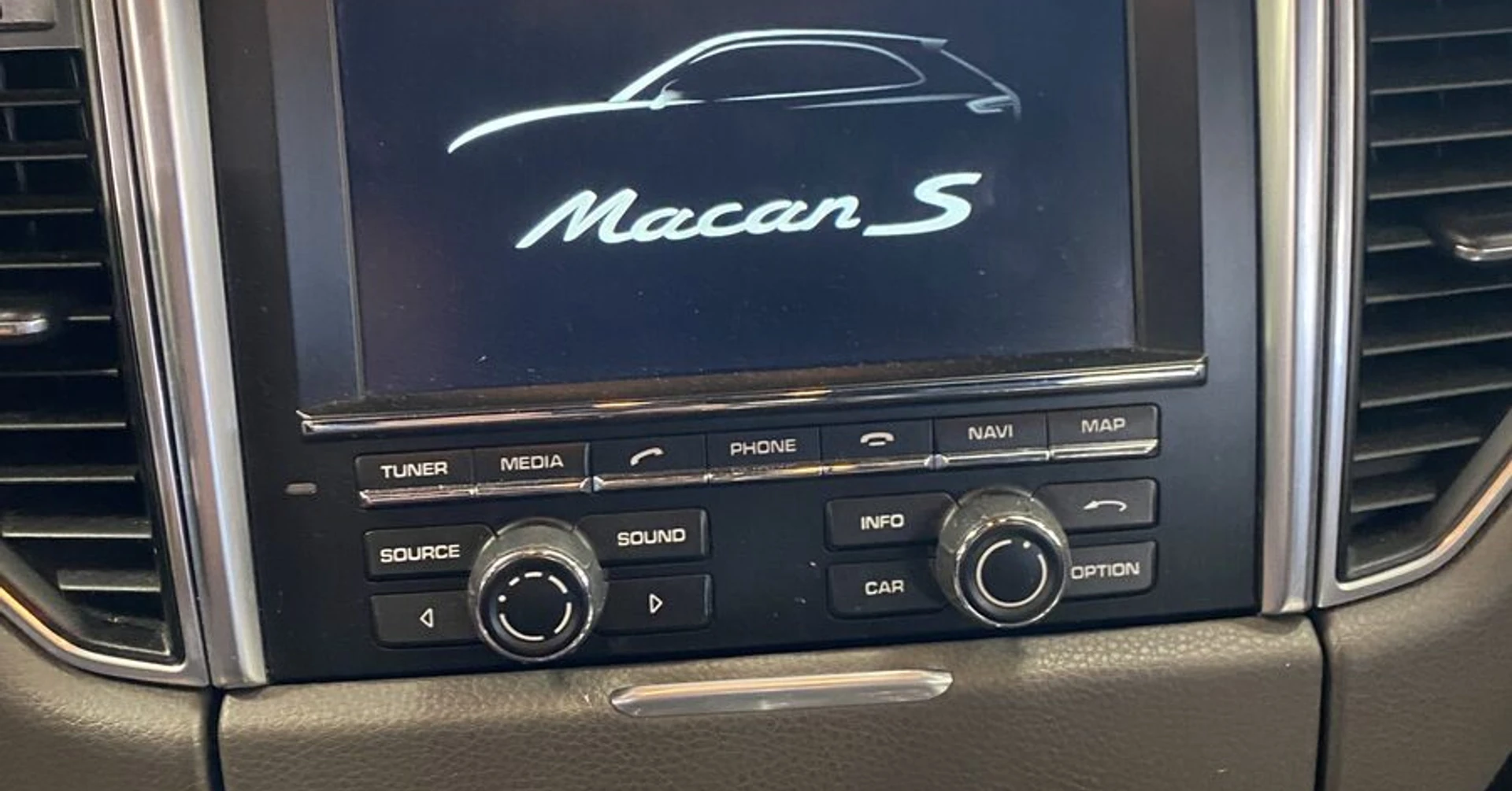 Porsche Macan S 2018 : haut-parleurs BLAM BM200W