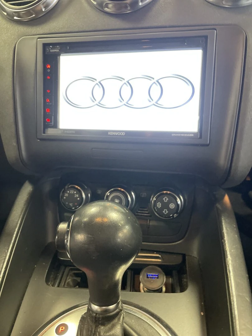 Audi TT : haut-parleurs BLAM Signature et Kenwood DNX CarPlay