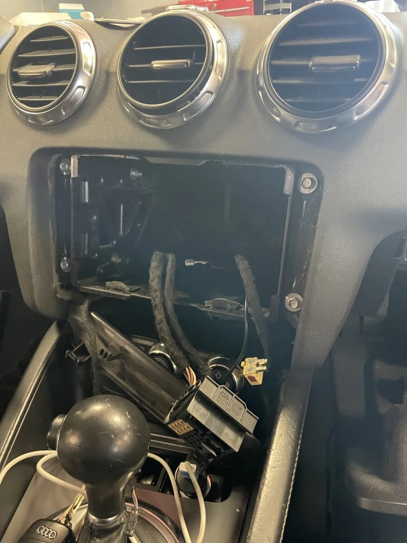 Audi TT : haut-parleurs BLAM Signature et Kenwood DNX CarPlay