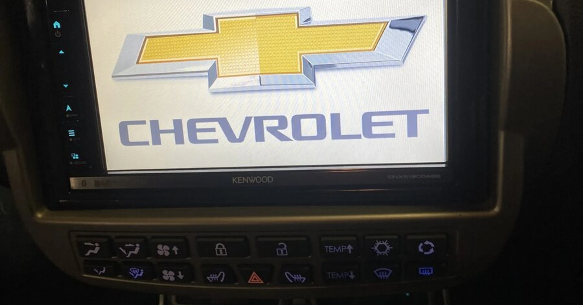 Chevrolet Camaro : Kenwood DNX5190DABS et CarPlay