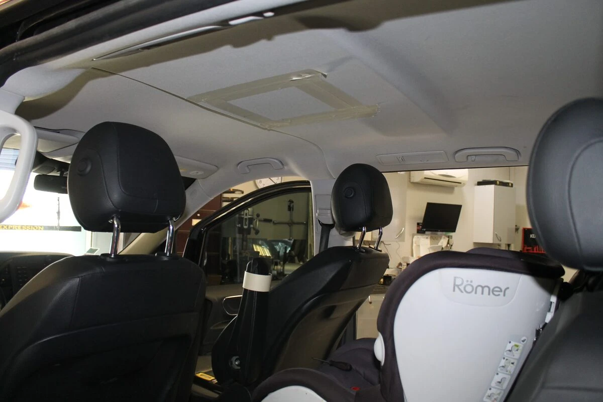 Mercedes Vito 2017 : écran de plafond DVD et internet