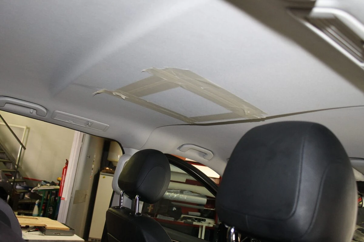 Mercedes Vito 2017 : écran de plafond DVD et internet
