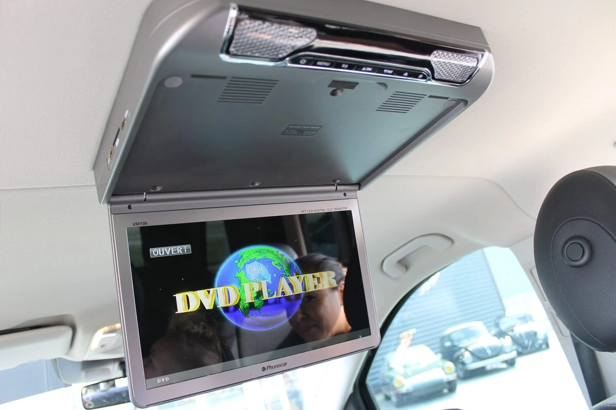 Mercedes Vito 2017 : écran de plafond DVD et internet