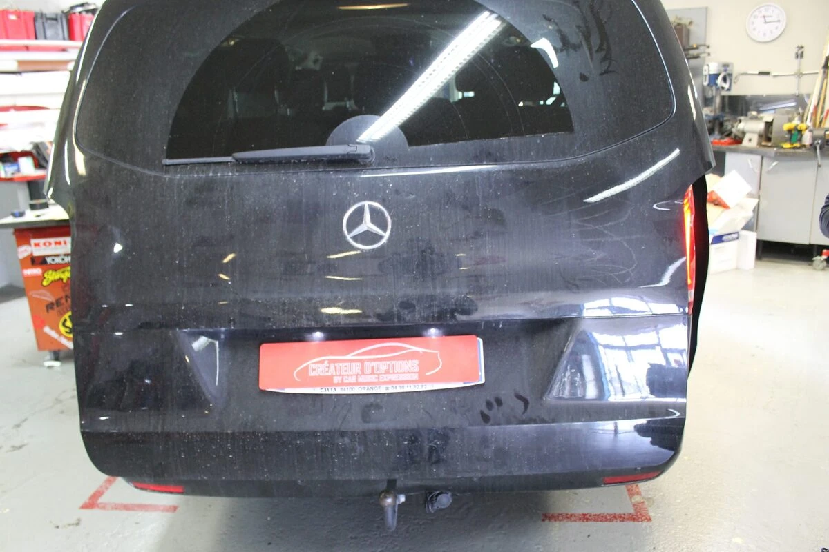 Mercedes Vito 2017 : écran de plafond DVD et internet