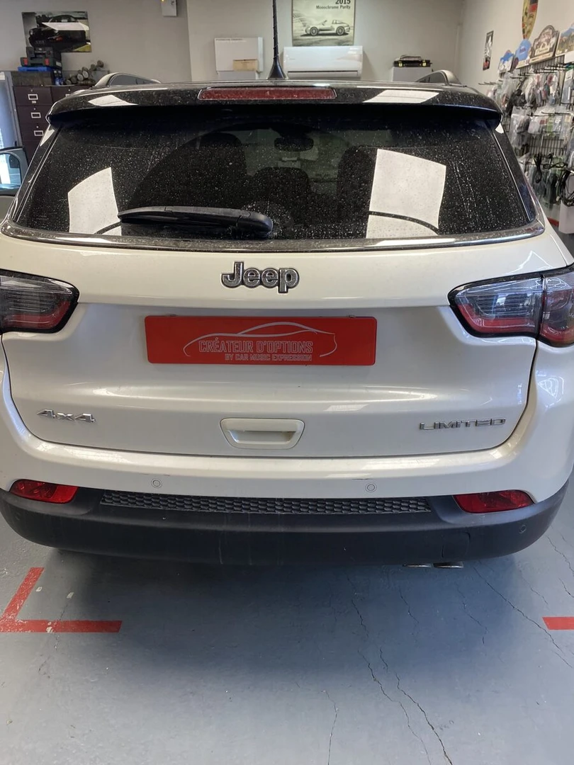 Jeep : remplacement de la dalle tactile de l'écran Uconnect
