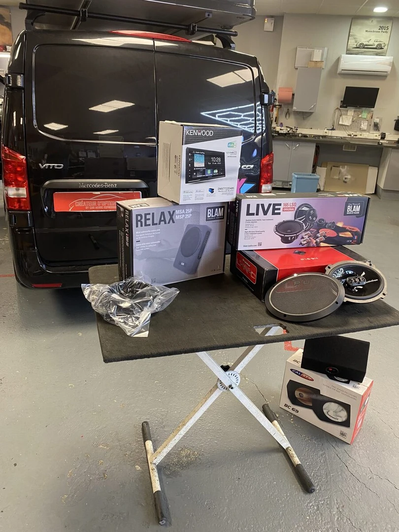 Mercedes Vito : Kenwood CarPlay, BLAM Live et haut-parleurs sous banquette