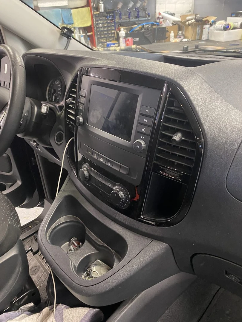 Mercedes Vito : Kenwood CarPlay, BLAM Live et haut-parleurs sous banquette