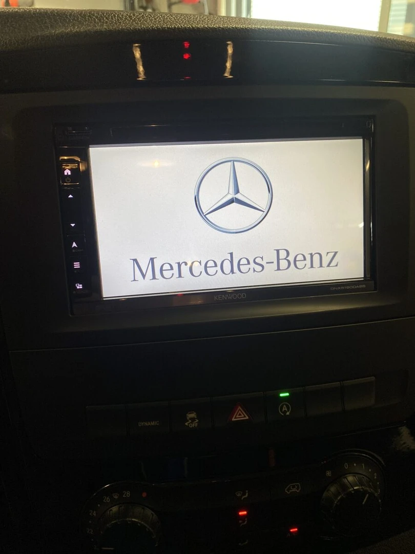 Mercedes Vito : Kenwood CarPlay, BLAM Live et haut-parleurs sous banquette