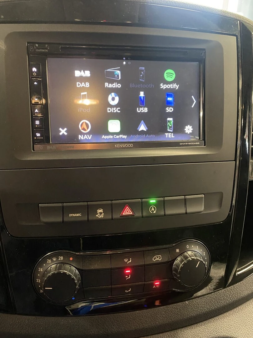 Mercedes Vito : Kenwood CarPlay, BLAM Live et haut-parleurs sous banquette