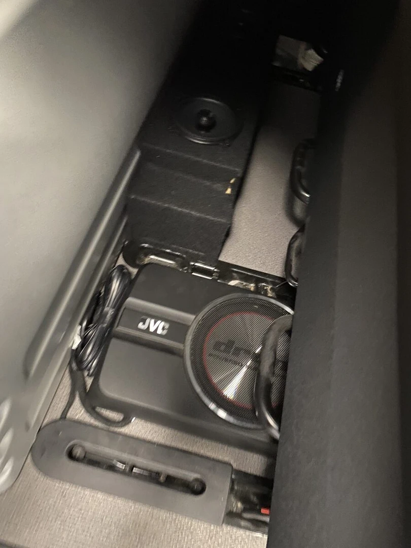Mercedes Vito : Kenwood CarPlay, BLAM Live et haut-parleurs sous banquette