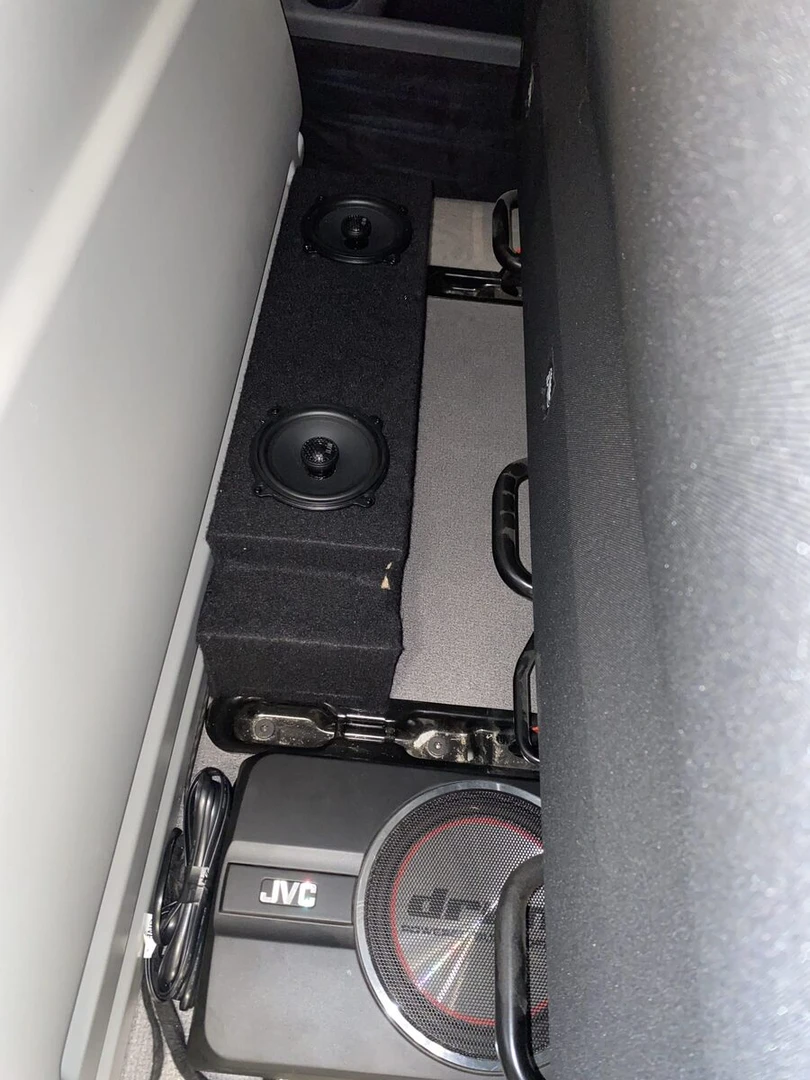 Mercedes Vito : Kenwood CarPlay, BLAM Live et haut-parleurs sous banquette