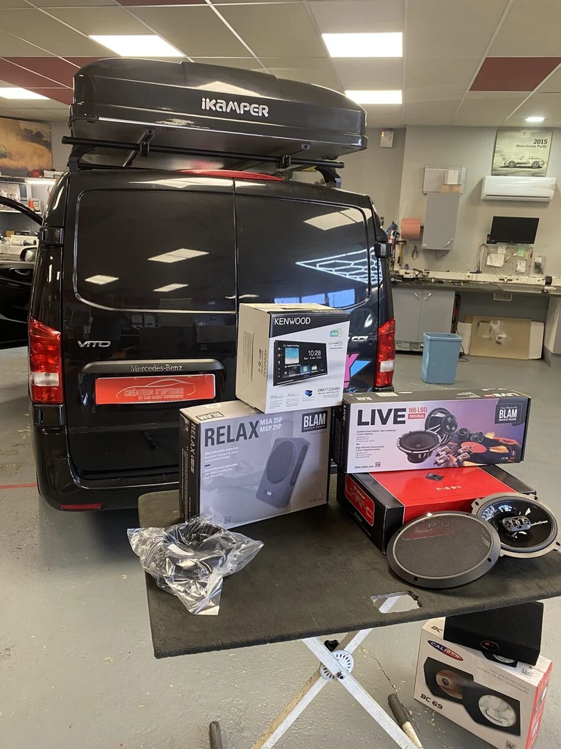 Mercedes Vito : Kenwood CarPlay, BLAM Live et haut-parleurs sous banquette
