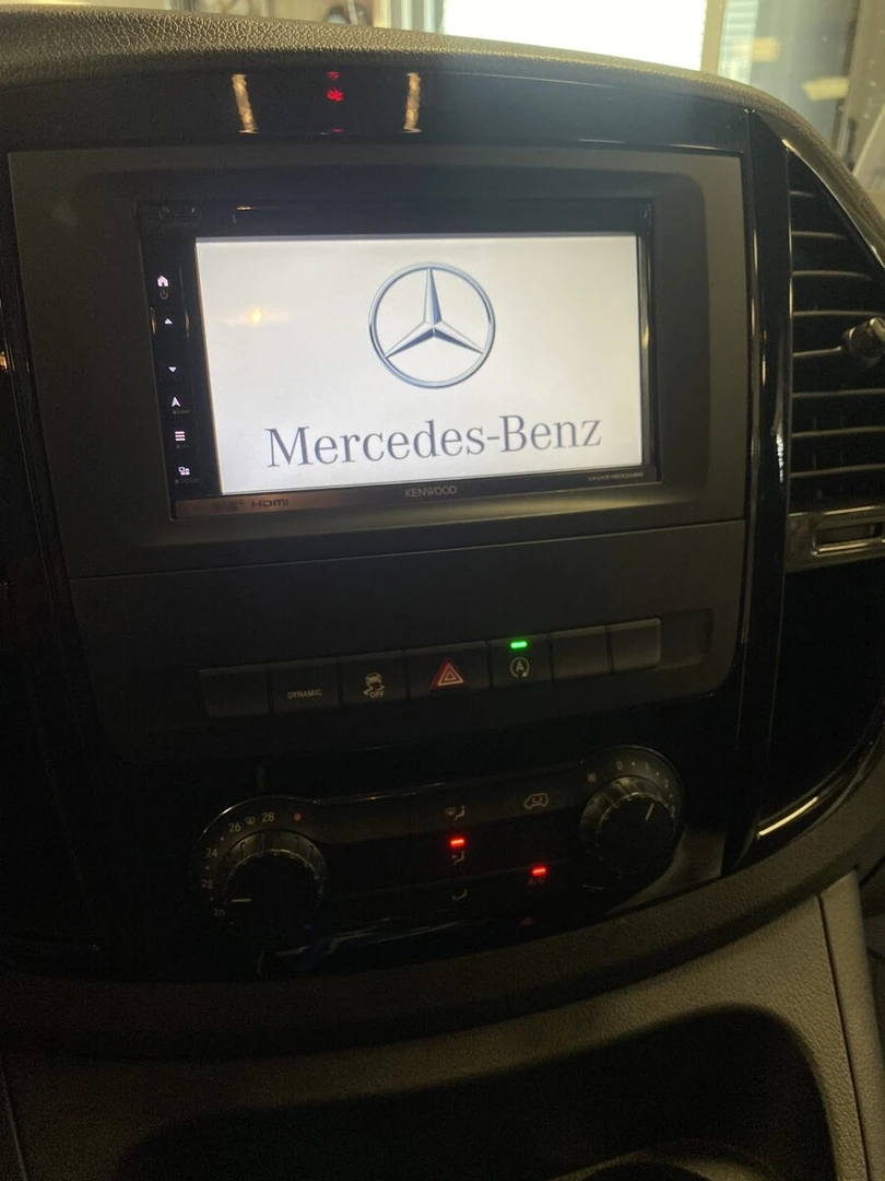 Mercedes Vito : Kenwood CarPlay, BLAM Live et haut-parleurs sous banquette