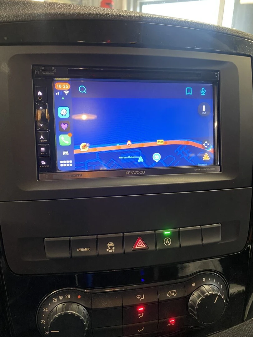 Mercedes Vito : Kenwood CarPlay, BLAM Live et haut-parleurs sous banquette