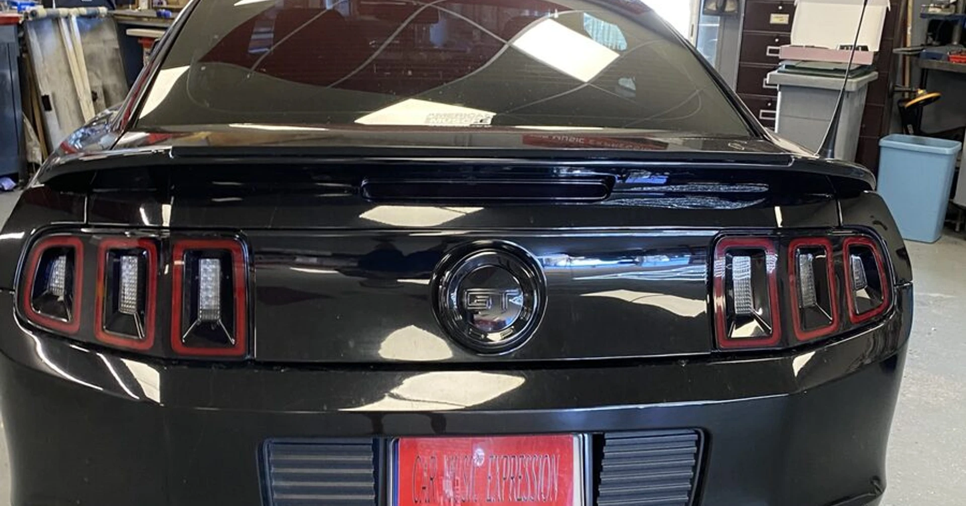 Ford Mustang : Kenwood CarPlay, caméra et clim digitale