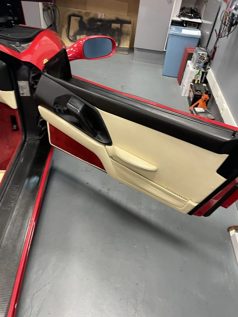 Ferrari F355 Spider : son amélioré et traceur GPS