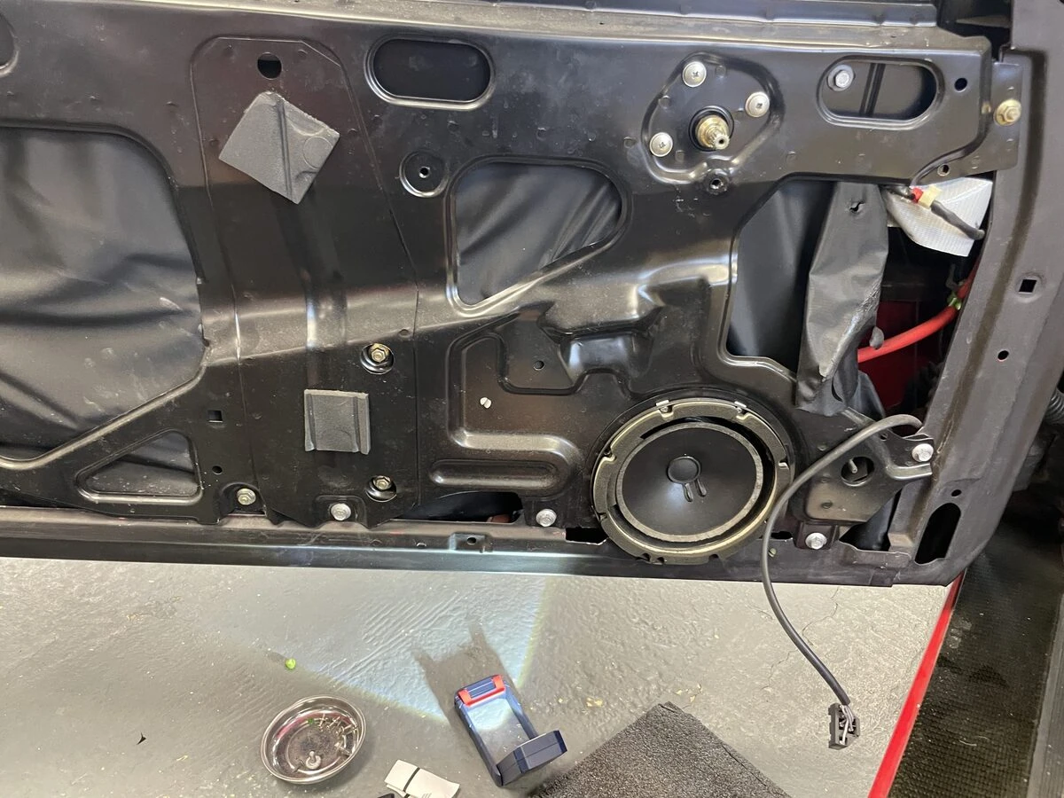 Ferrari F355 Spider : son amélioré et traceur GPS