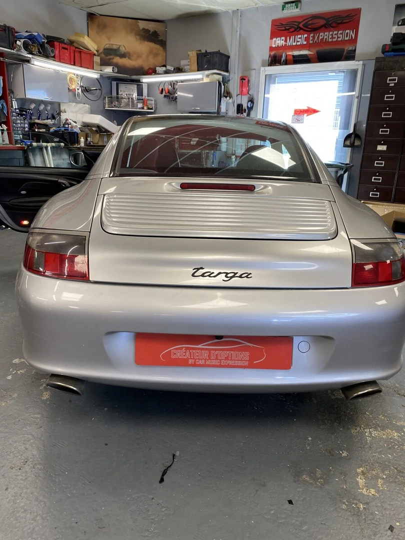 Porsche 996 Targa : Kenwood CarPlay et caméra de recul
