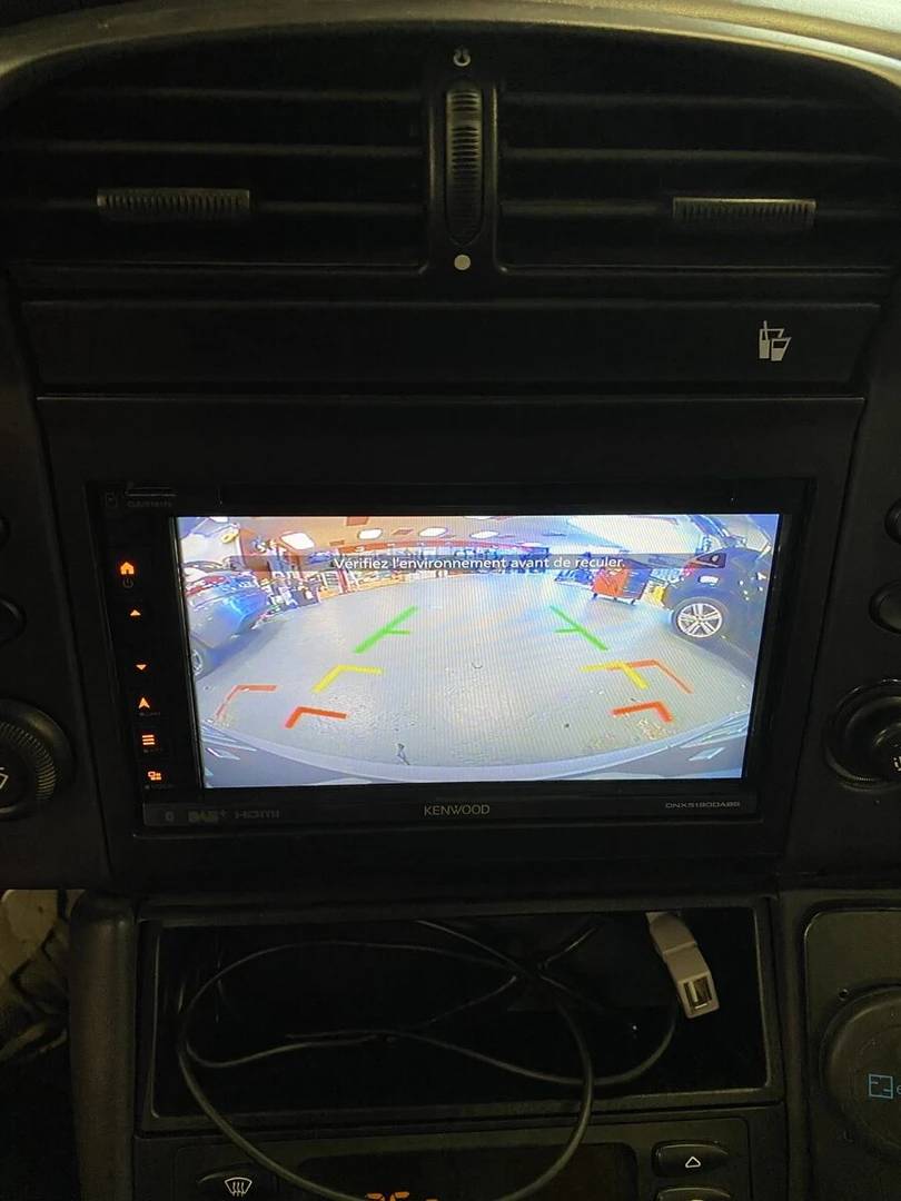 Porsche 996 Targa : Kenwood CarPlay et caméra de recul