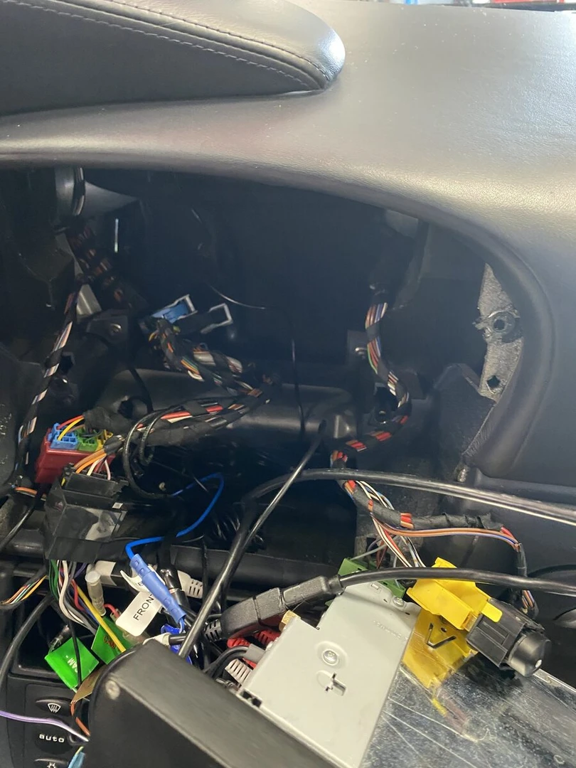 Porsche 996 Targa : Kenwood CarPlay et caméra de recul