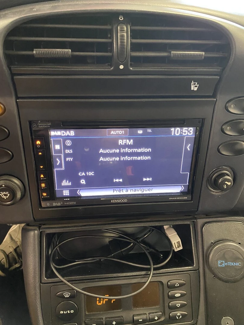 Porsche 996 Targa : Kenwood CarPlay et caméra de recul