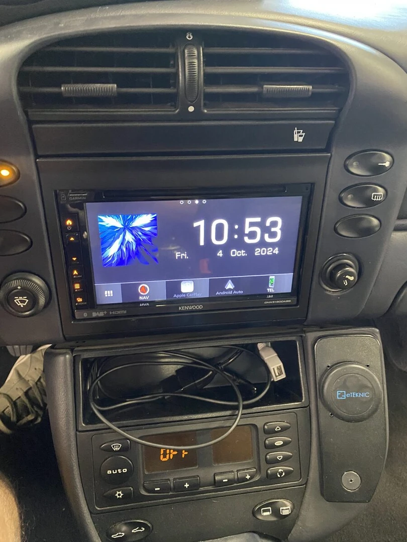 Porsche 996 Targa : Kenwood CarPlay et caméra de recul