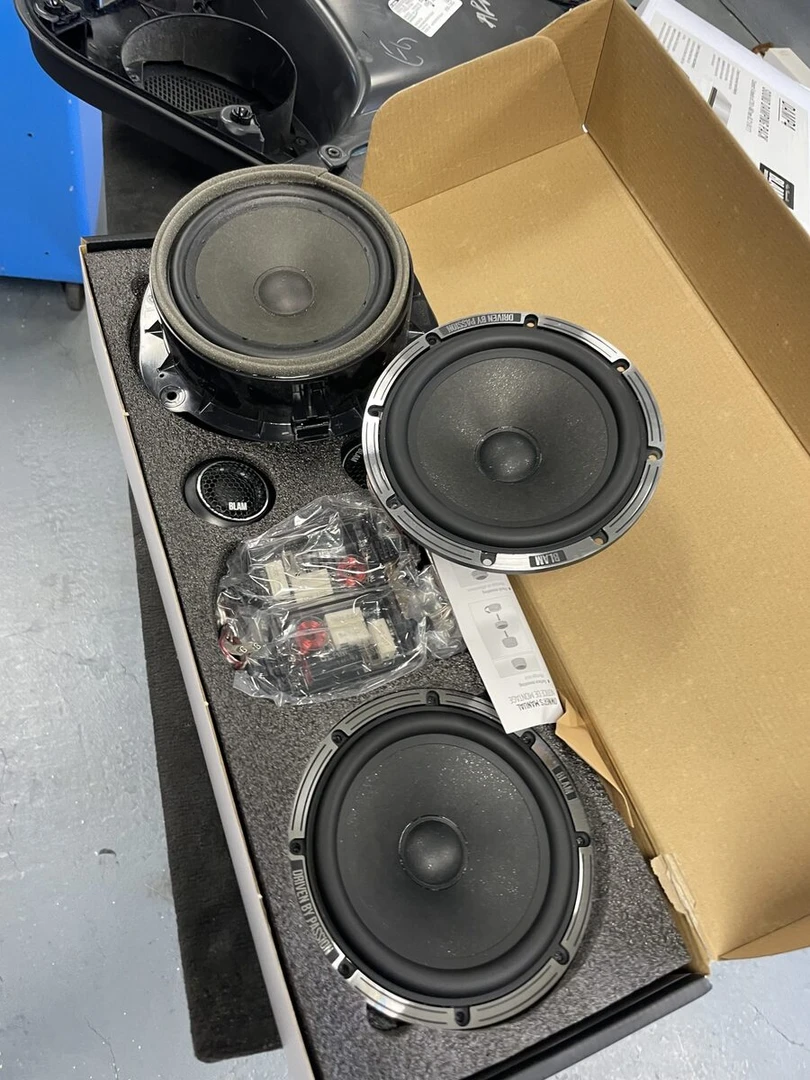 Audi Q5 2024 Bang & Olufsen : BLAM, ESX et Rockford Fosgate
