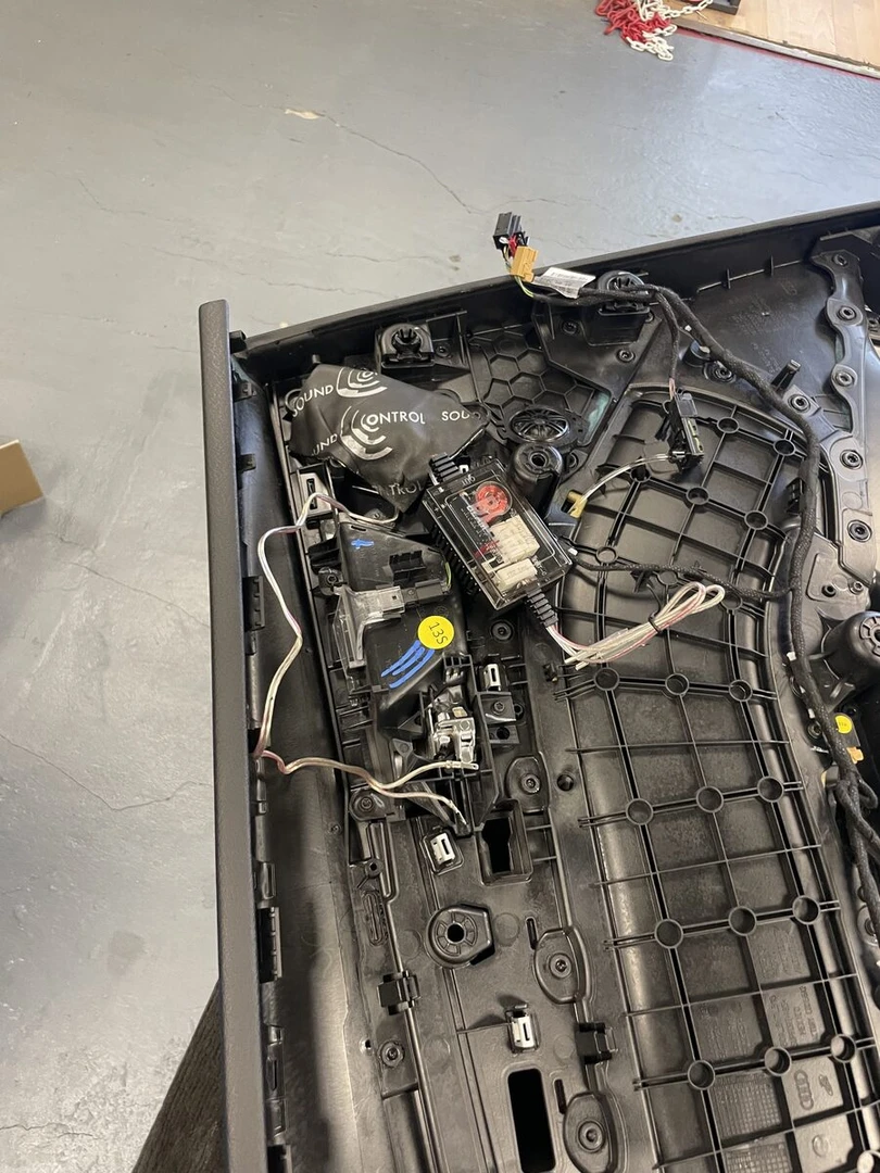 Audi Q5 2024 Bang & Olufsen : BLAM, ESX et Rockford Fosgate