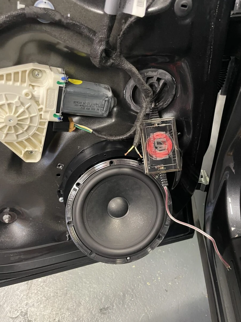 Audi Q5 2024 Bang & Olufsen : BLAM, ESX et Rockford Fosgate