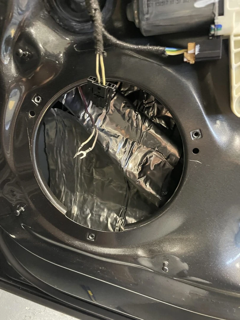 Audi Q5 2024 Bang & Olufsen : BLAM, ESX et Rockford Fosgate