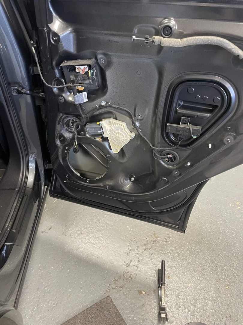 Audi Q5 2024 Bang & Olufsen : BLAM, ESX et Rockford Fosgate