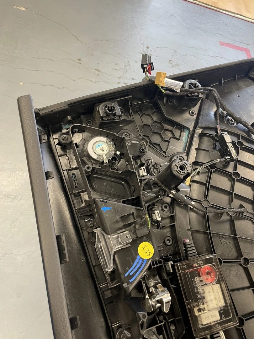 Audi Q5 2024 Bang & Olufsen : BLAM, ESX et Rockford Fosgate