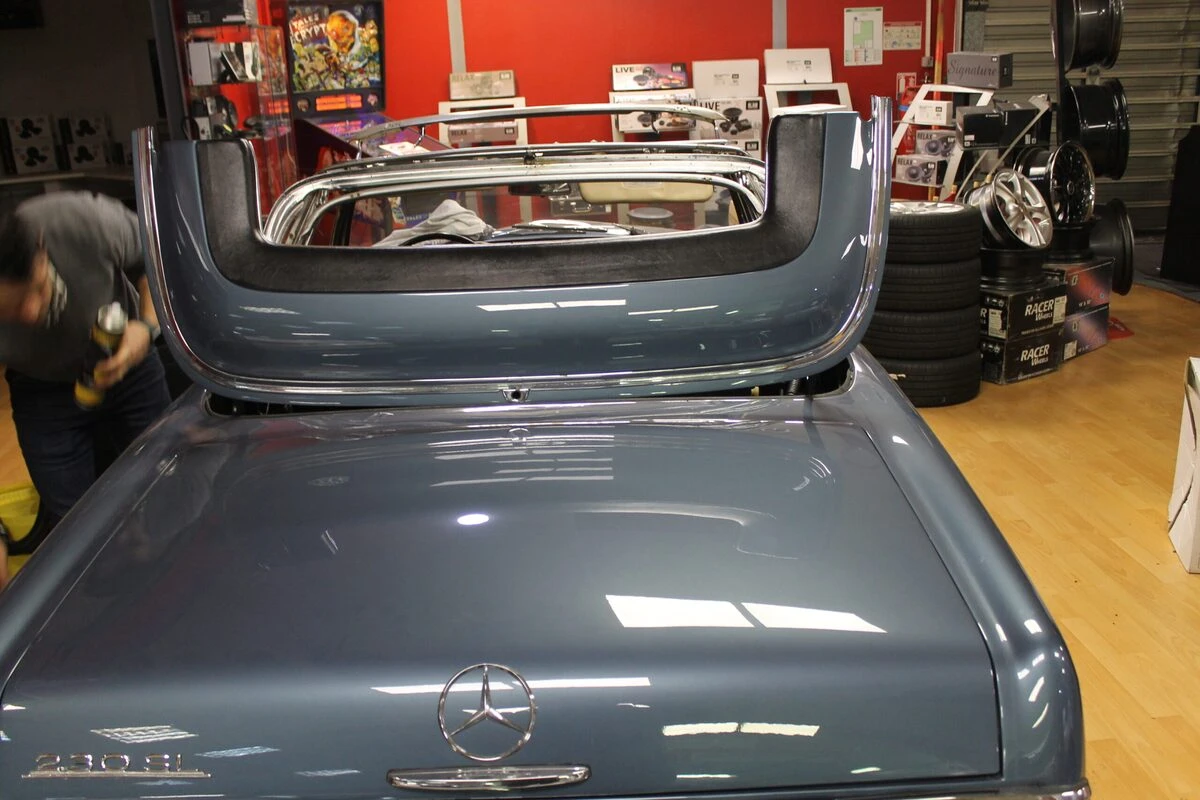 Mercedes 230 SL Pagode : remplacement de la capote