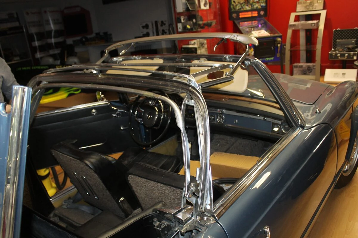 Mercedes 230 SL Pagode : remplacement de la capote