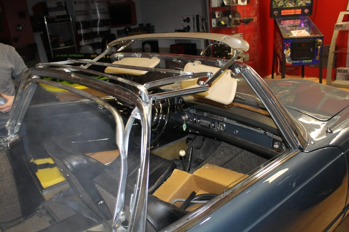 Mercedes 230 SL Pagode : remplacement de la capote