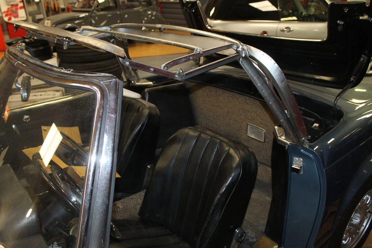 Mercedes 230 SL Pagode : remplacement de la capote