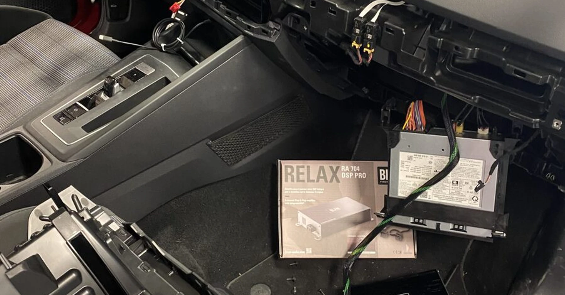 Golf 8 GTE : ampli DSP BLAM et caisson Hifonics