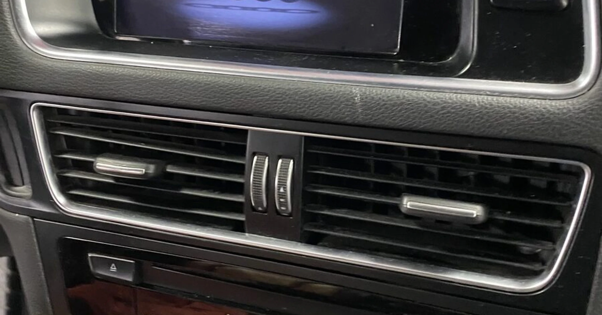 Audi Q5 : réparation du MMI éteint et du GPS figé