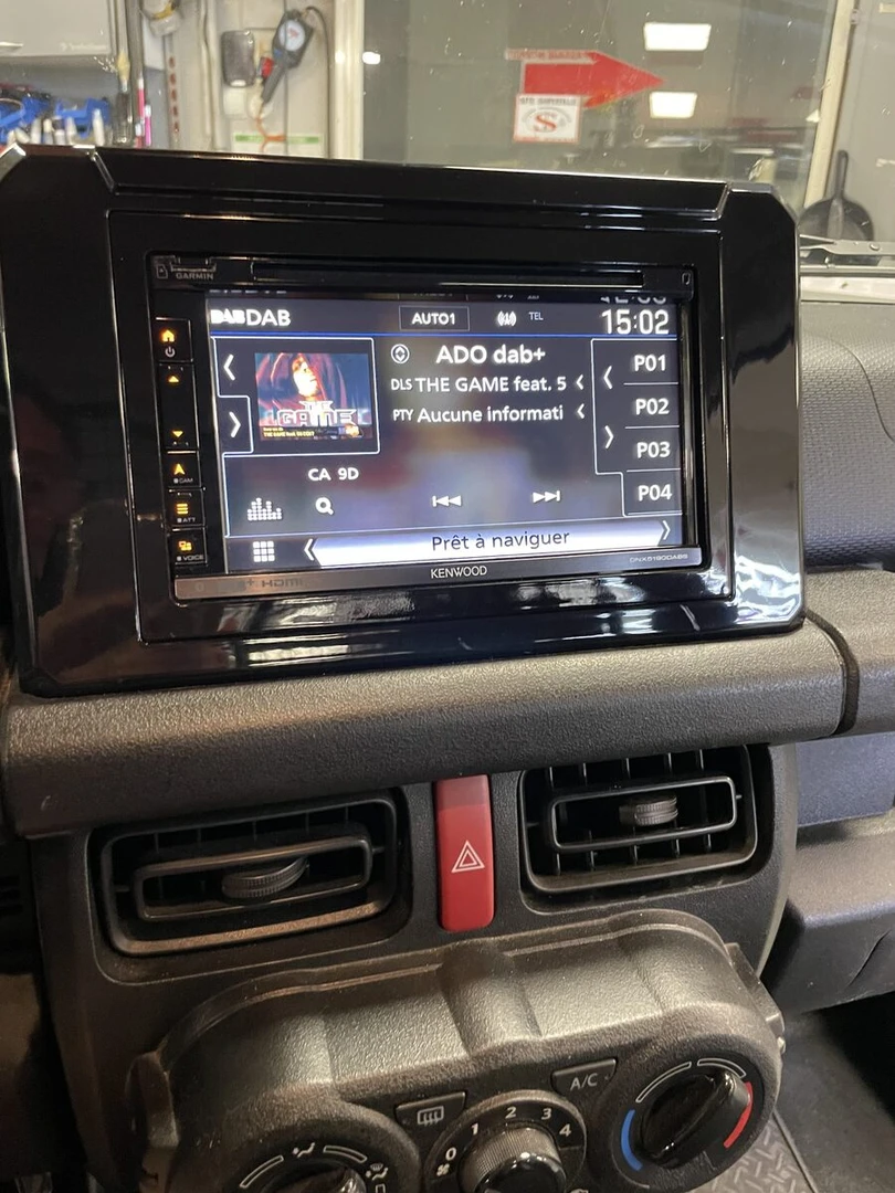Suzuki Jimny 2024 : Kenwood DNX5190DAB et caméra de recul