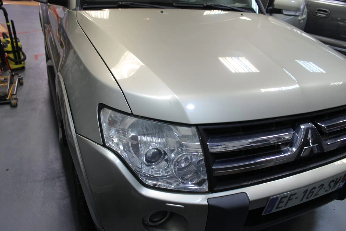Mitsubishi Pajero : autoradio GPS avec reprise du Power Sound System
